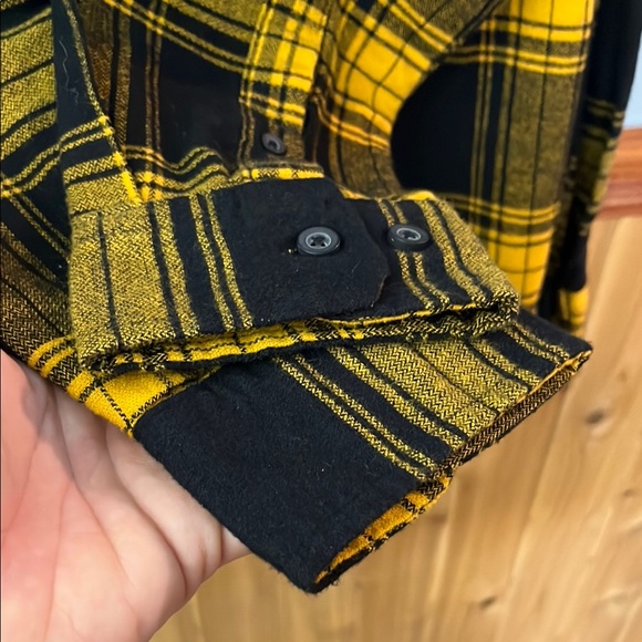 Men's Black and Mustard Plaid Flannel Shirt - Picture 4 of 8